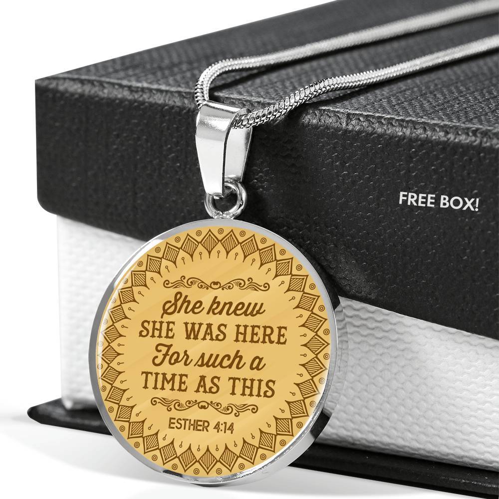 She Knew She Was Here For Such A Time As This Circle Pendant Necklace - Circle Luxury Necklace (Silver)