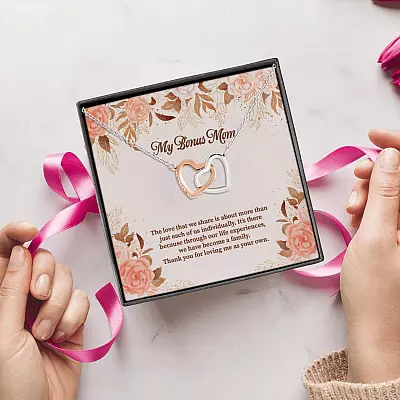 My Bonus Mom The Love That We Share Stepmom Interlocking Hearts Pendant Necklace - Unbiological Mom Necklace