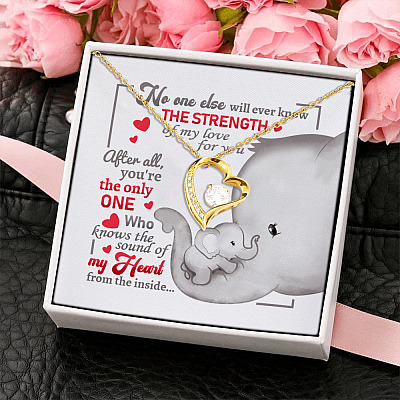 No One Else Will Ever Know the Strength Elephant Forever Love Pendant Necklace Gifts from Mom