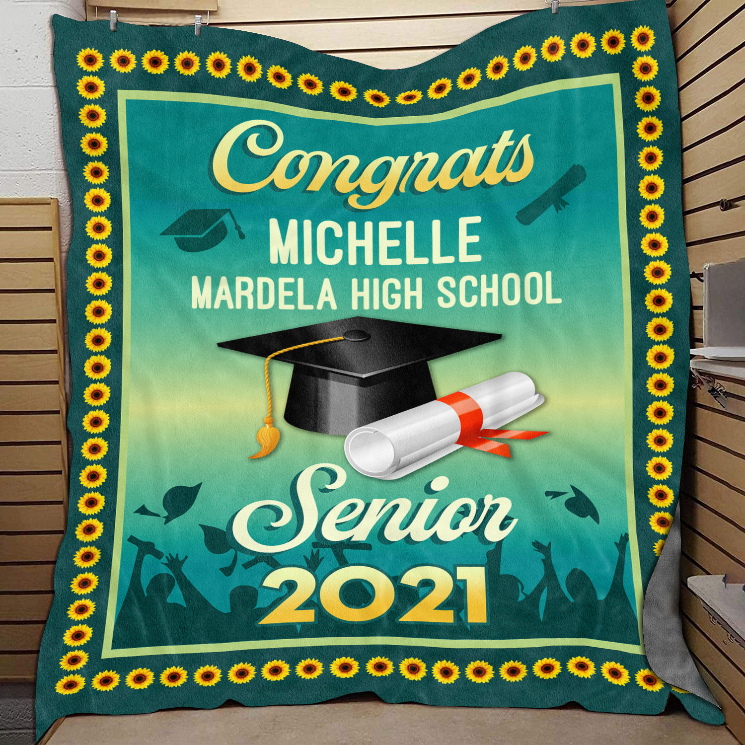 14 HG_ Congrats Senior 2021 TEXT mk2 - Ostrich Sans Heavy -f8ffd2