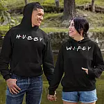 pullover-hoodie-mockup-of-a-smiling-couple-holding-hands-30536