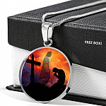 Men Kneeling Before Jesus Cross Christian Circle Pendant Necklace - Bangle