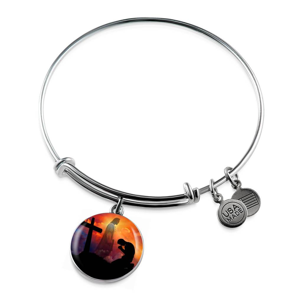 Men Kneeling Before Jesus Cross Christian Circle Pendant Necklace - Bangle