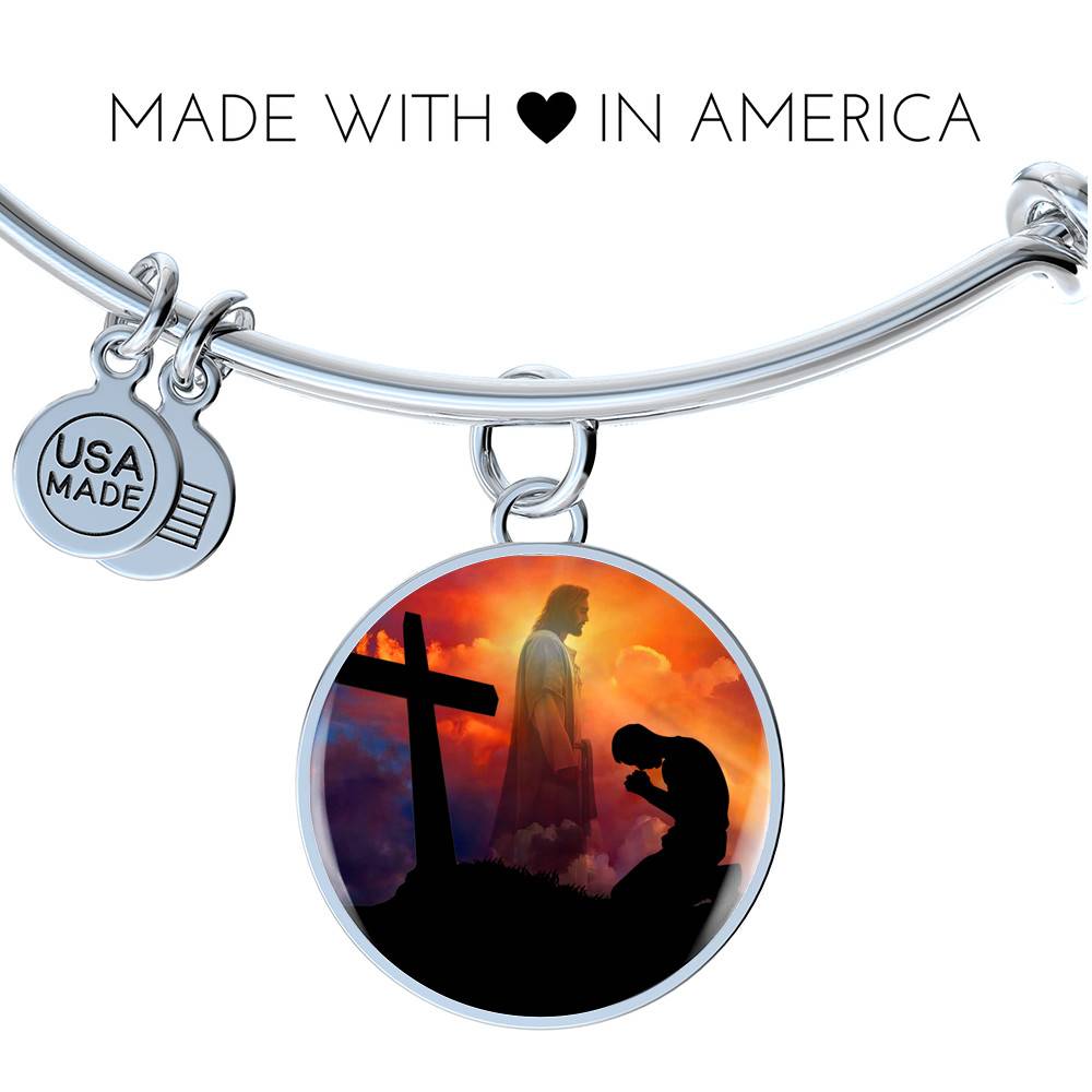 Men Kneeling Before Jesus Cross Christian Circle Pendant Necklace - Bangle