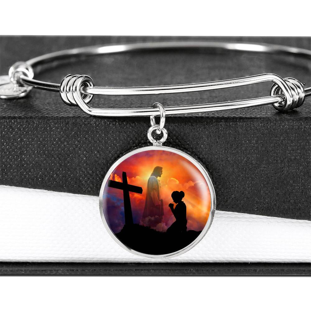 Women Kneeling Before Jesus Cross Christian Circle Necklace - Bangle