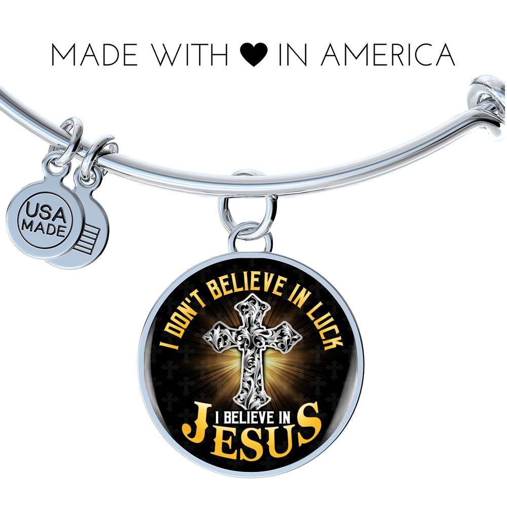 Cross I Don't Believe in Luck I Believe in Jesus Christian Circle Pendant Necklace