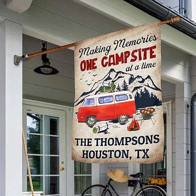 House Flag (30" x 40")