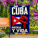 5KNG uu tien. Patria y Vida 30x40 Garden Flag Mockup 4
