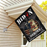 1TM ưu tiên. 13 Heroes Gone 30x40 House Flag Mockup 2