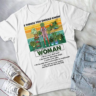 Alternative view of 5 Things You Should Know Plant Mom T-Shirt - Funny Plant Mom Shirt