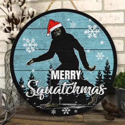 Merry Squatchmas Bigfoot Christmas Wooden Door Sign - Christmas Sasquatch Sign