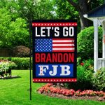 Size 30x40 Garden Flag Mockup 2