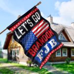 Size 30x40 House Flag Mockup 5