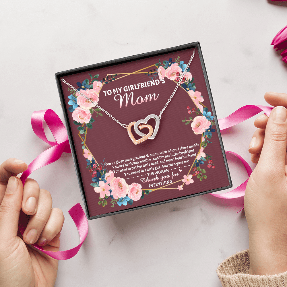 To My Girlfriend's Mom Interlocking Hearts Pendant Necklace - Mother's Day Gift For Girlfriend's Mom