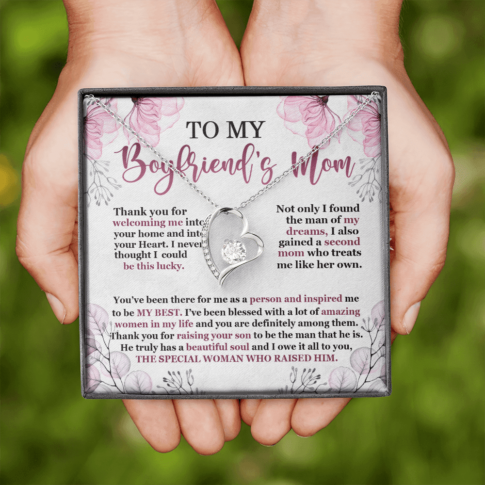 To My Boyfriend's Mom Thank You For Welcoming Me Forever Heart Pendant Necklace