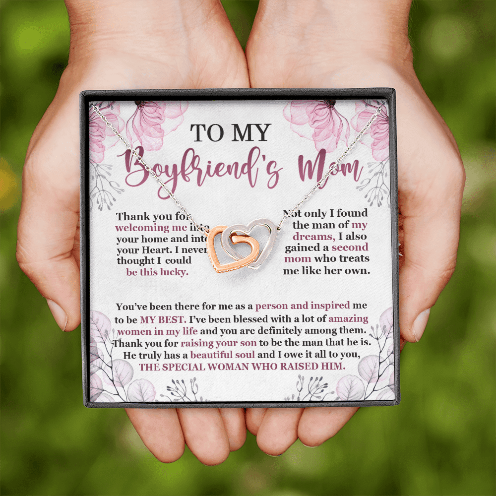 To My Boyfriend's Mom Thank You For Welcoming Me Interloking Hearts Pendant Necklace