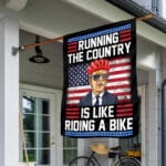 3VT. Running The Country Flag House Flag Mockup 1