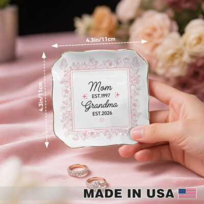 Alternative view of Personalized New Grandma Ring Dish - Mothers Day Gift for Nanny - First Time Grandma Gift Jewelry Dish